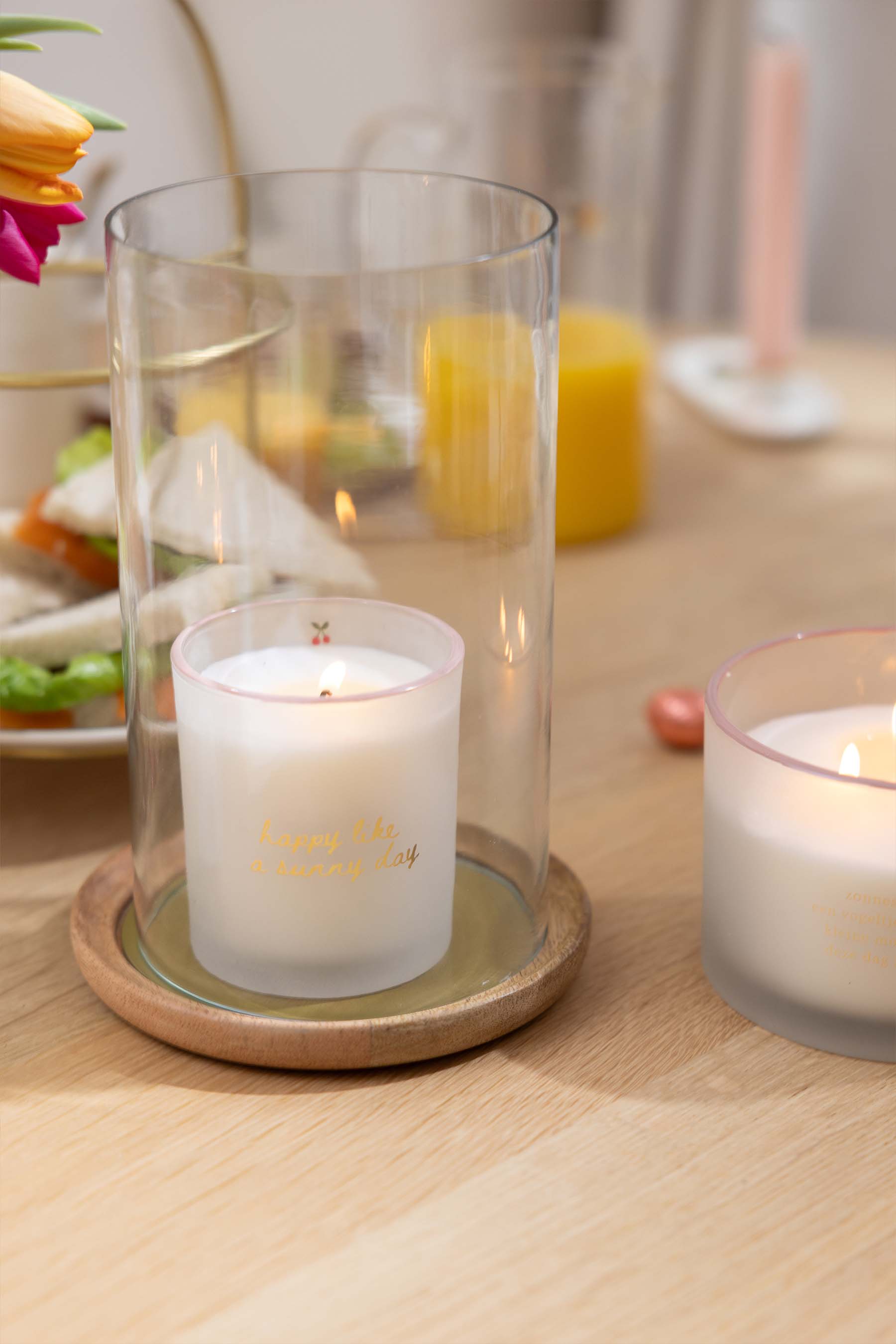 Zusss Geurkaars glas "Happy like a sunny day" in geschenkdoos - Oosterlinck Home