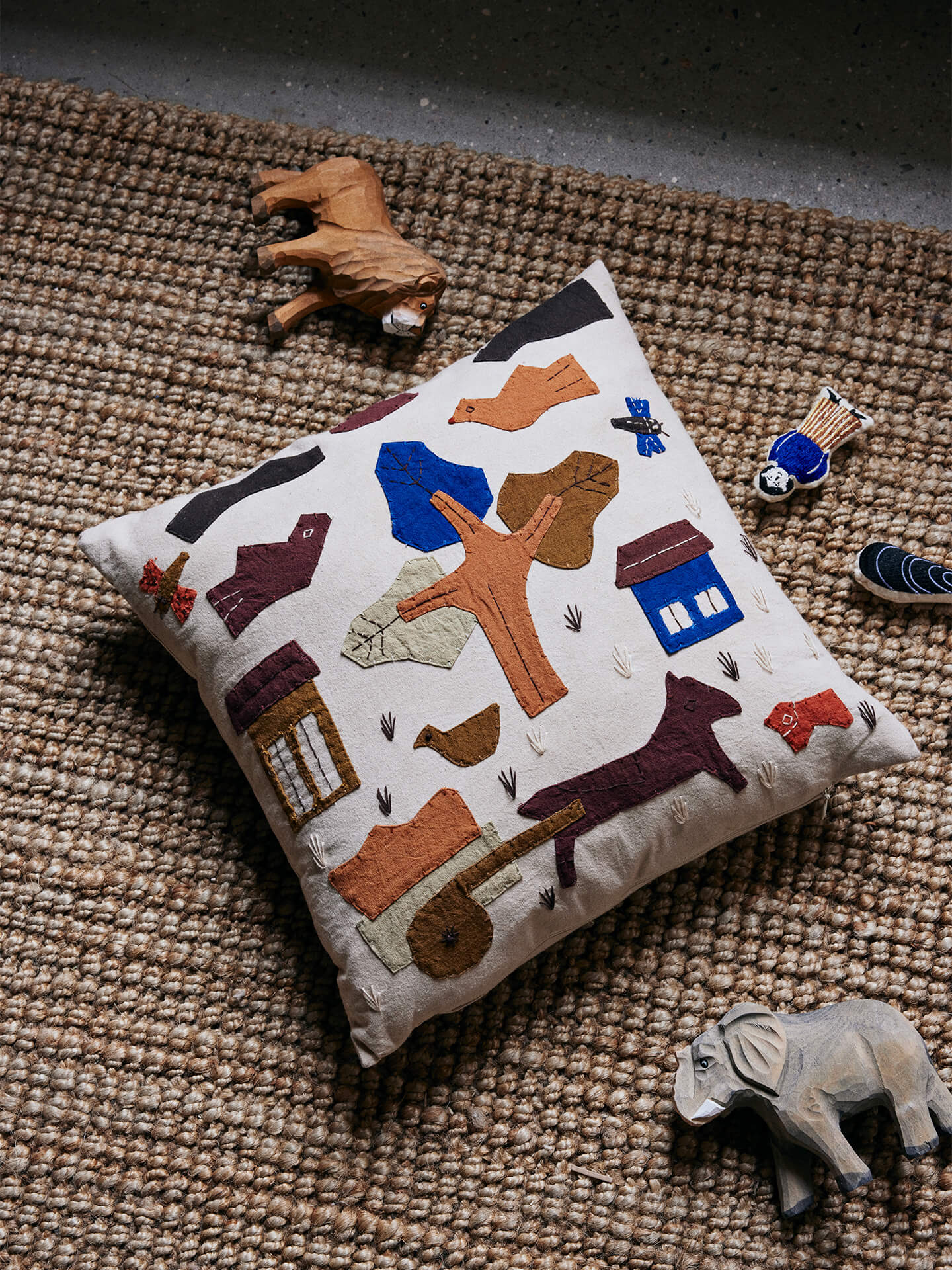 Ferm Living - Village Cushion - 2 kleuren - Oosterlinck