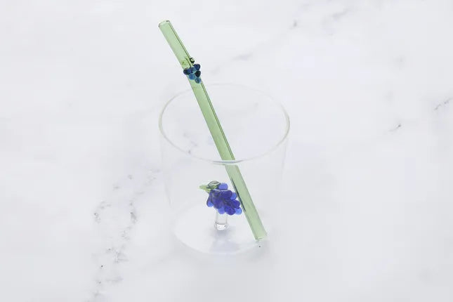 Point Virgule Glas met druiventros en strootje