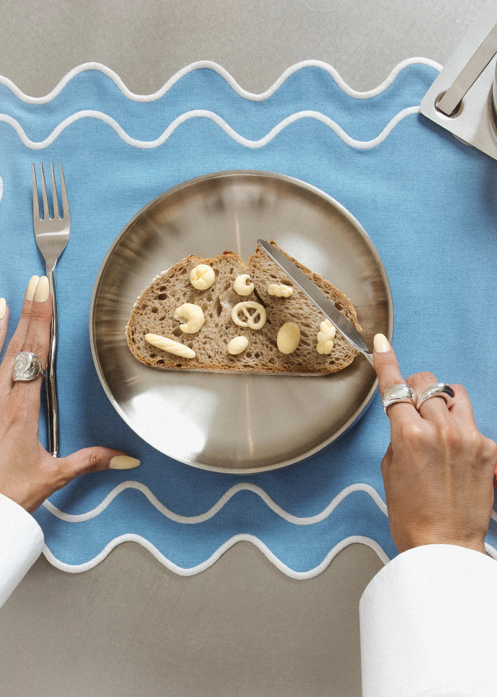 Kulu Club Linnen placemats wavy beige-bruin / set van 2
