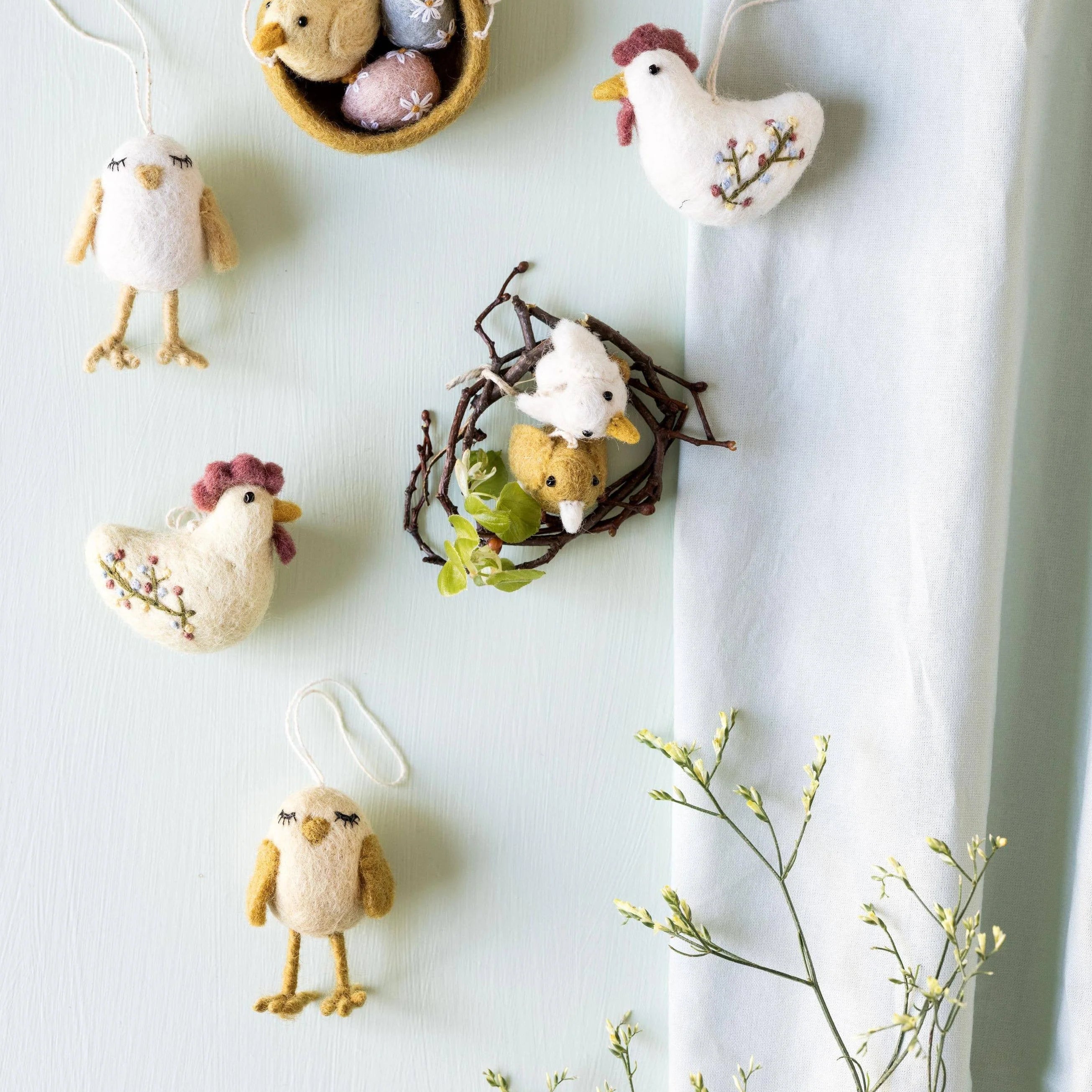 Gry & Sif Chicken dreamer/ droomkuiken in vilt - Oosterlinck Home