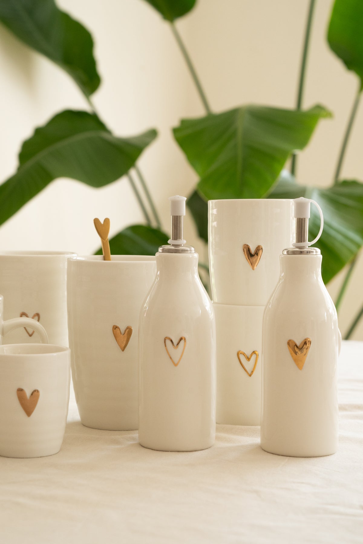 Zusss koffiemok met oor en gouden hartje, witte koffie- en theemok