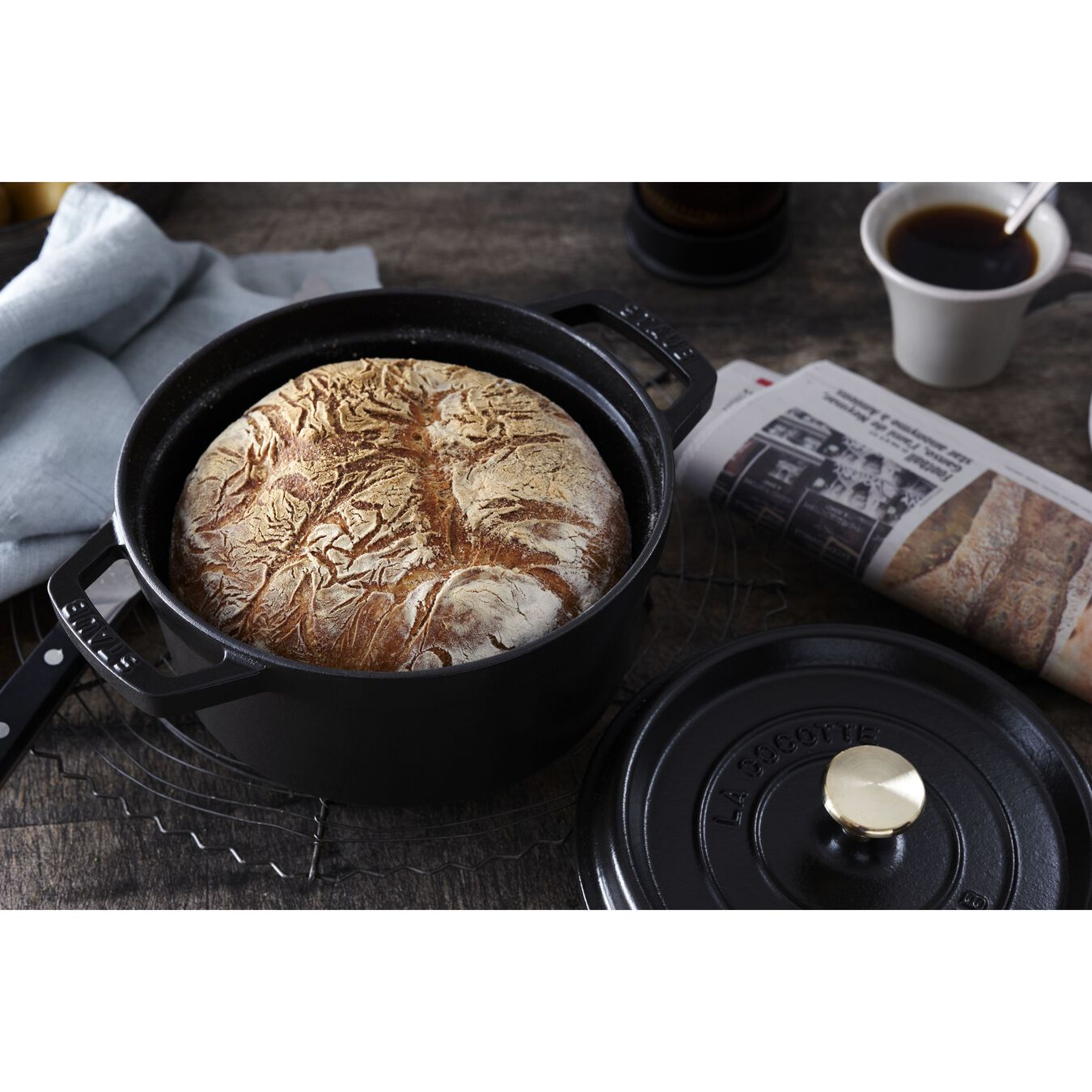 STAUB LA COCOTTE GIETIJZEREN BRAADPAN ROND, ZWART - TWEE FORMATEN - Oosterlinck
