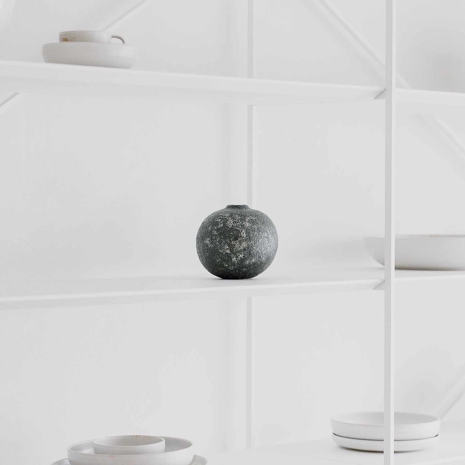 Salt&Pepper Bullet vaas bol groen - Oosterlinck Home