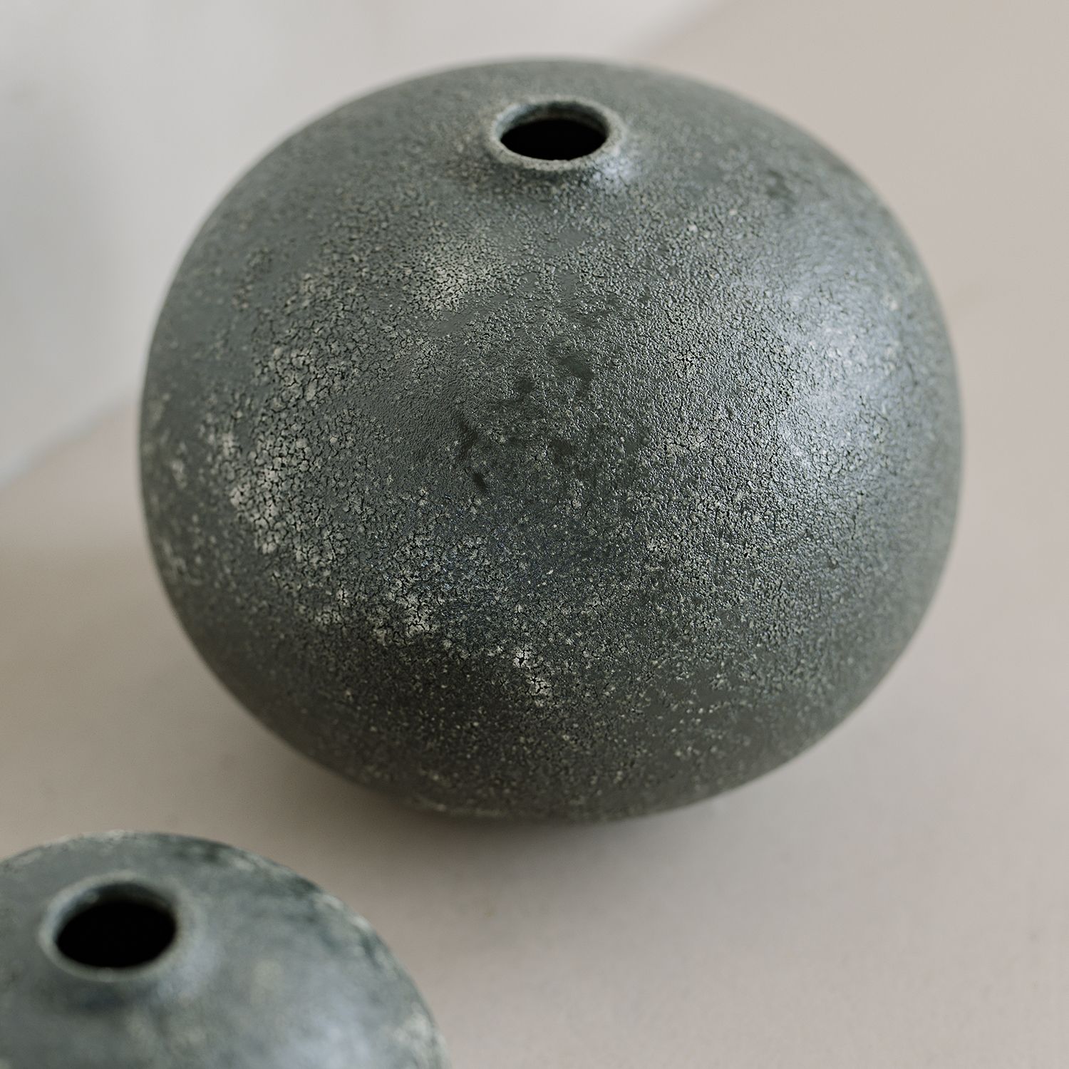 Salt&Pepper Bullet vaas bol groen - Oosterlinck Home