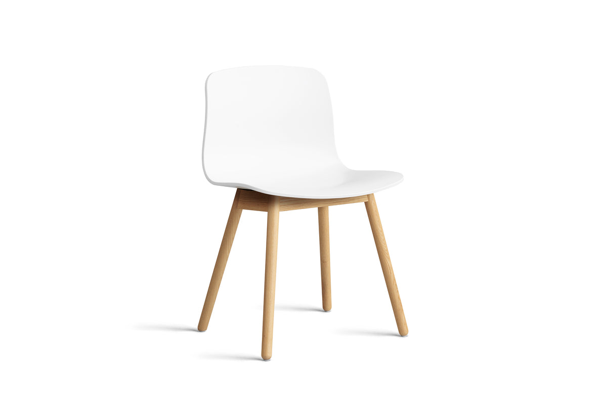 HAY - About a chair AAC12 - helder gelakt eik onderstel - verschillende kleuren - Oosterlinck