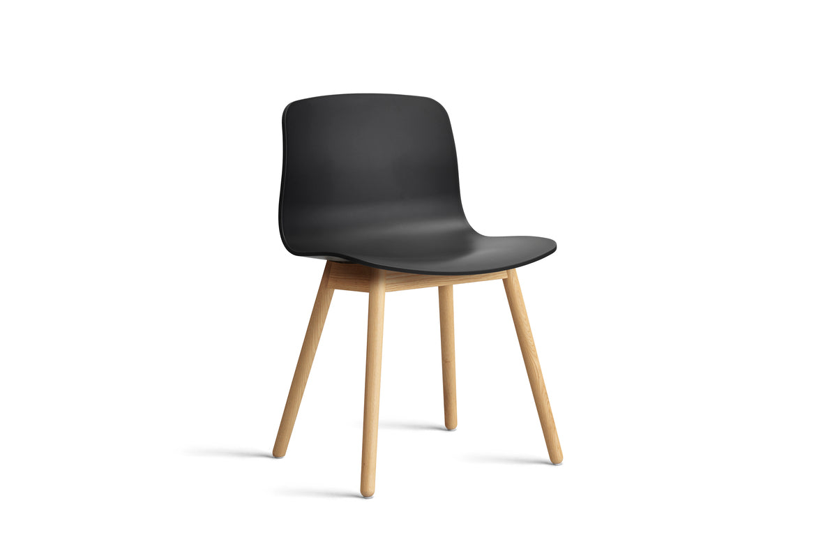 HAY - About a chair AAC12 - helder gelakt eik onderstel - verschillende kleuren - Oosterlinck