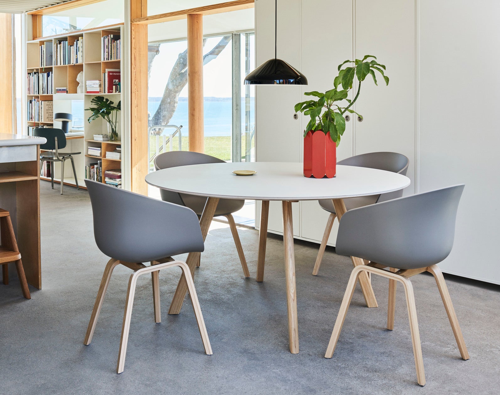 HAY - About a chair AAC22 - onderstel zwart gelakte eik - diverse kleuren - Oosterlinck