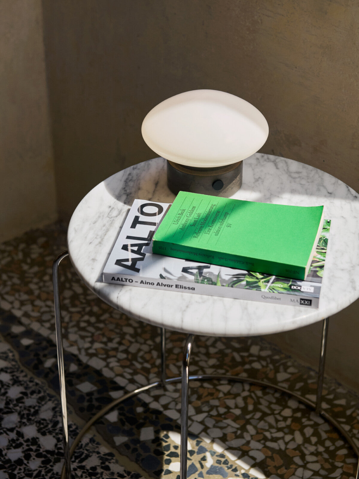 &Tradition Wire Stool Verner Panton Marble Top