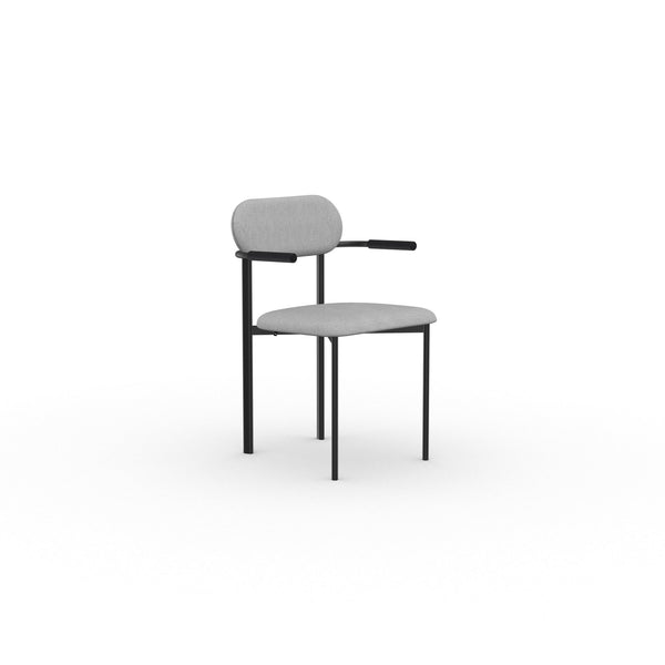 Studio Henk - Oblique chair armleuning, beklede rug en zwart frame - diverse stoffen - Oosterlinck