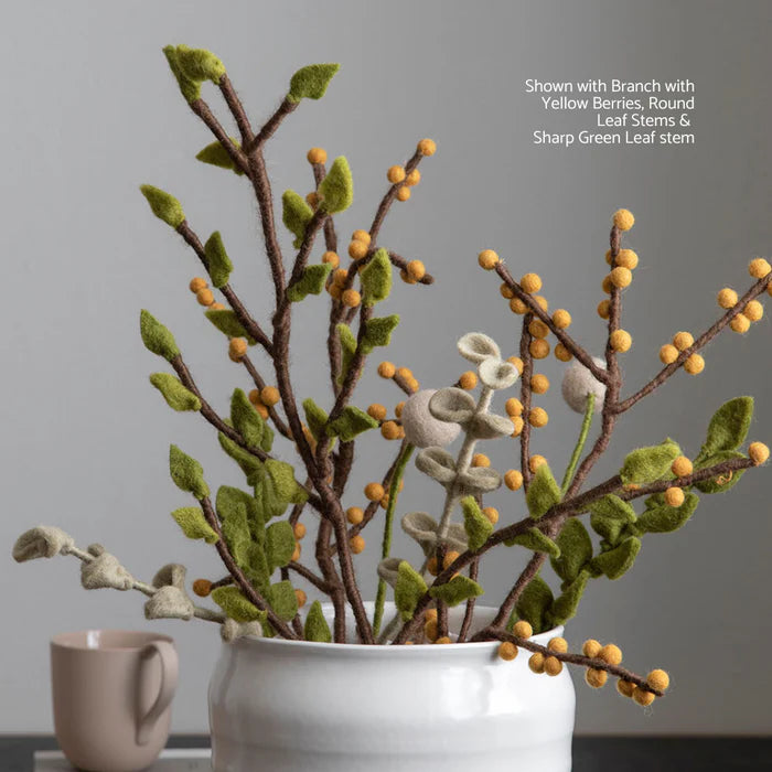Gry & Sif Branch with green leaves 60cm - Oosterlinck Home