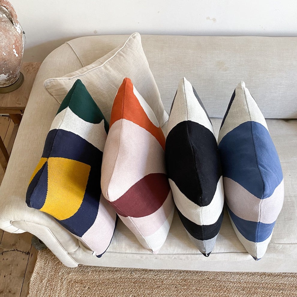 Sophie Home Kussen Orbi cobalt - Oosterlinck