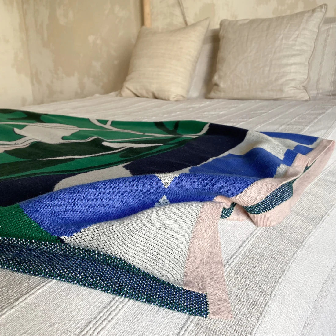 Sophie Home Bud throw green