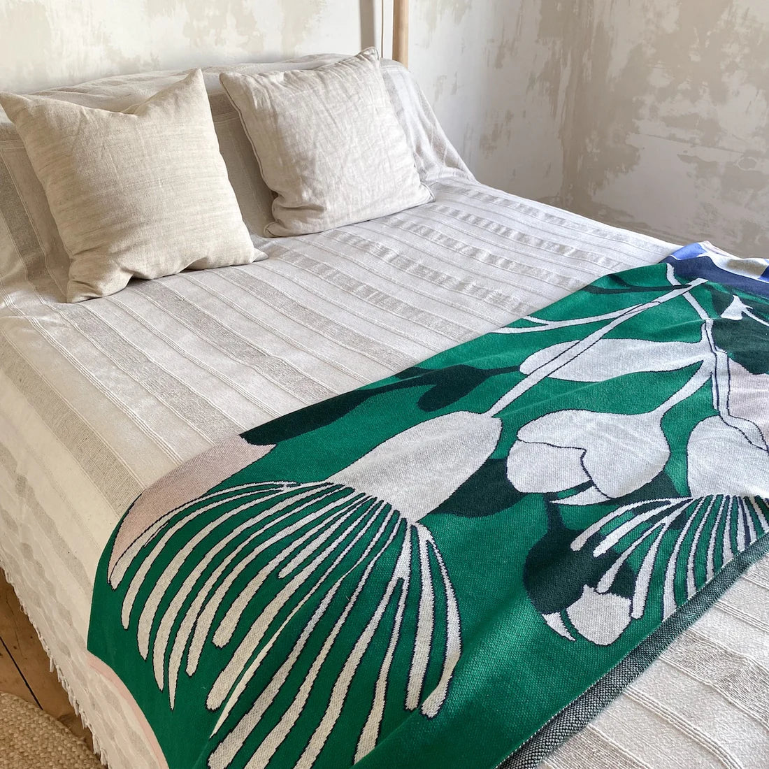 Sophie Home Bud throw green