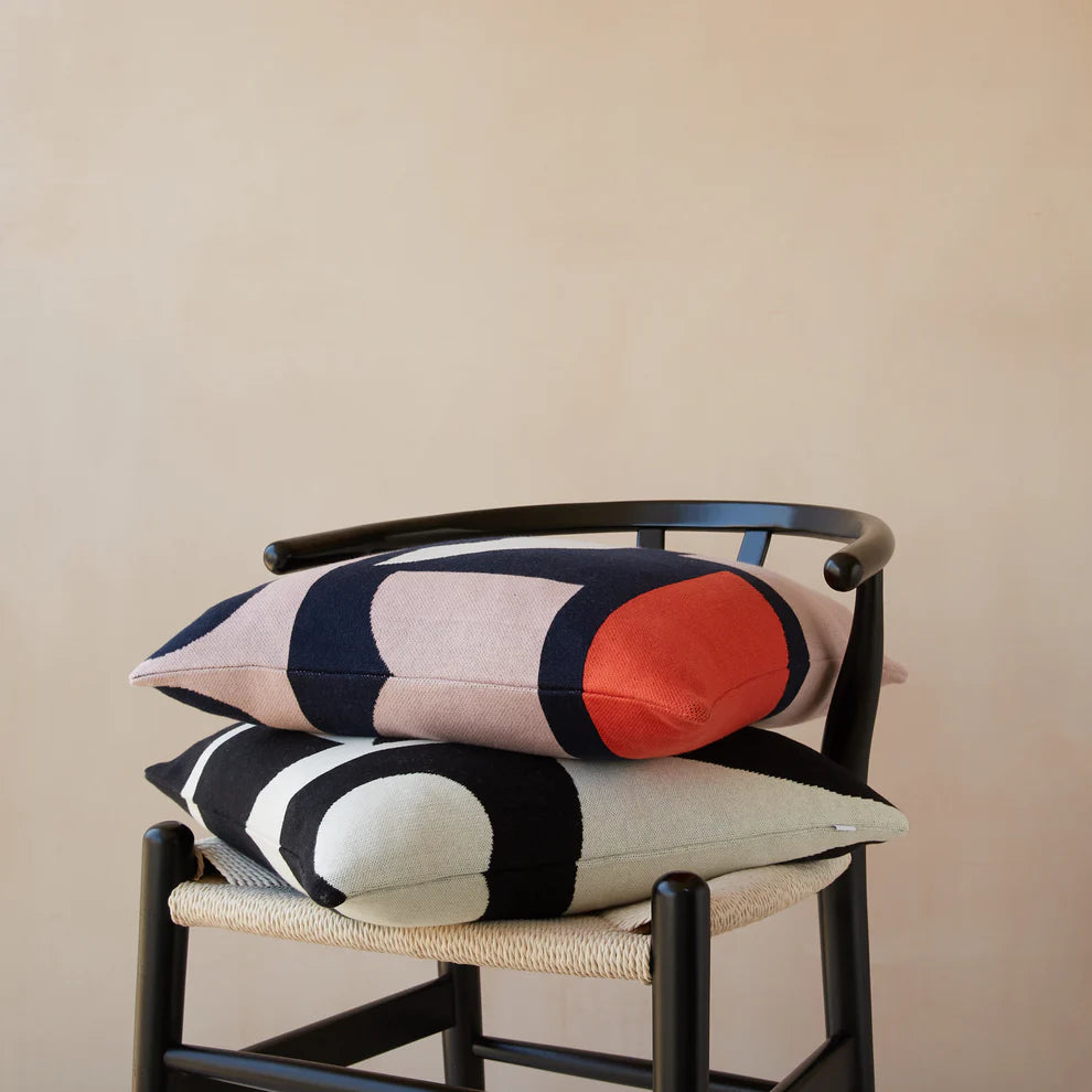 Sophie Home Kussen Bruten navy - Oosterlinck
