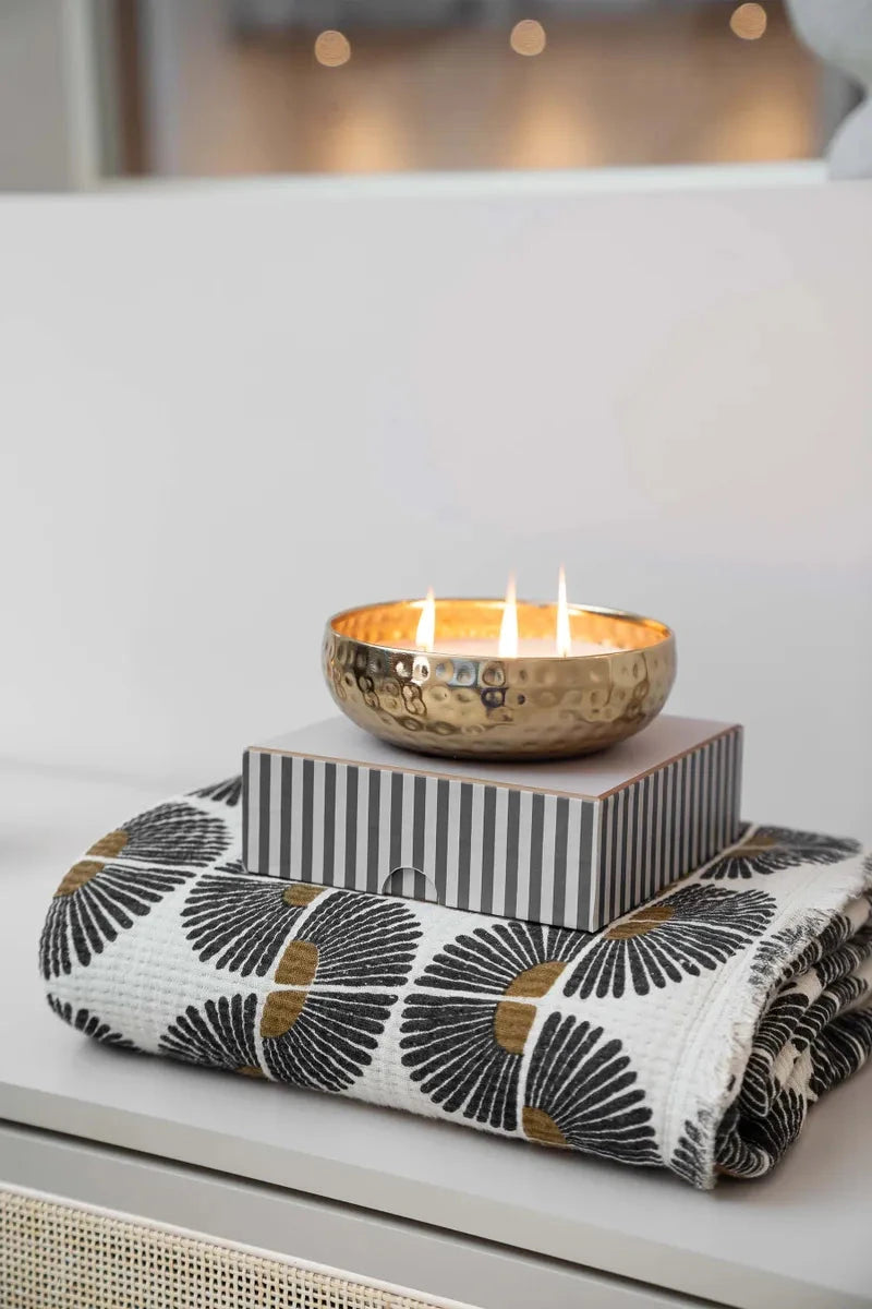 ZUSSS Metalen geurkaars in geschenkdoos klavertje - Oosterlinck