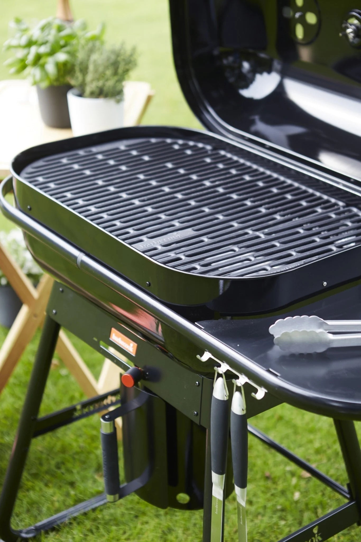 Barbecook Magnus Premium houtskoolbarbecue + GRATIS set accessoires - Oosterlinck Home