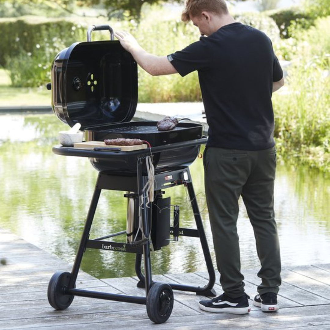 Barbecook Magnus Premium houtskoolbarbecue + GRATIS set accessoires - Oosterlinck Home