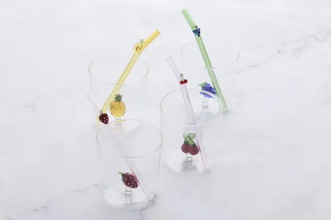 Point Virgule Glas met druiventros en strootje