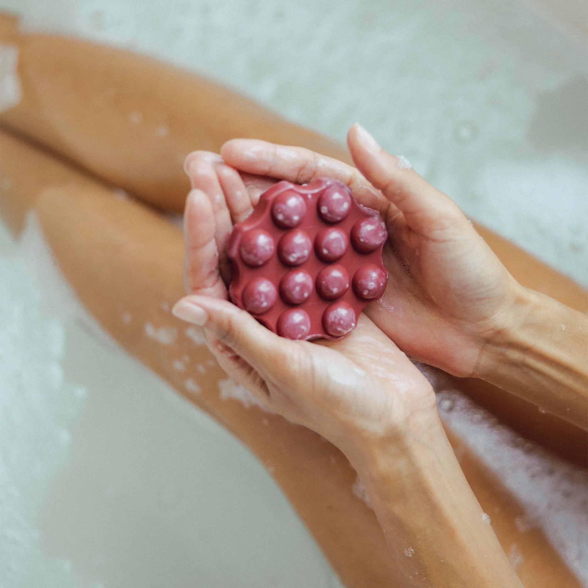 Wondr Limited Edition: The Wondr of Gifting Cinnamon All-in- 1 bar XL Hair & Body