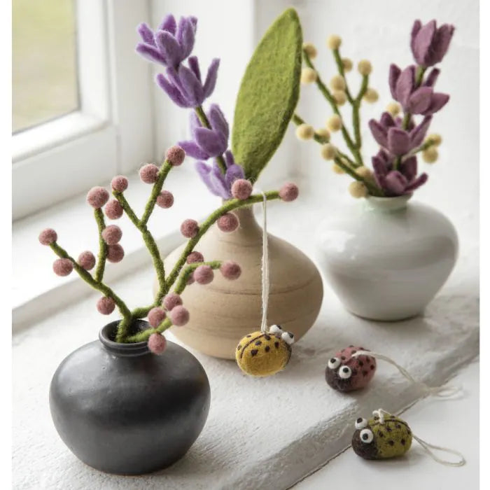 Gry & Sif Lavendel met blad in vilt - Oosterlinck Home