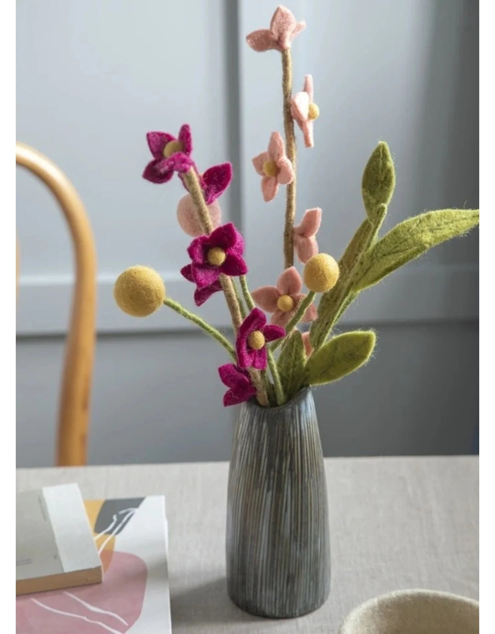 Gry & Sif Flower bolletje vilt - 2 maten - Oosterlinck Home