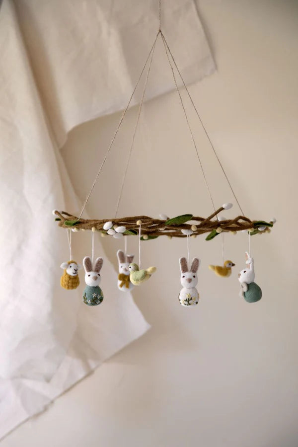 Gry & Sif Bunny met bloemen in vilt - Oosterlinck Home