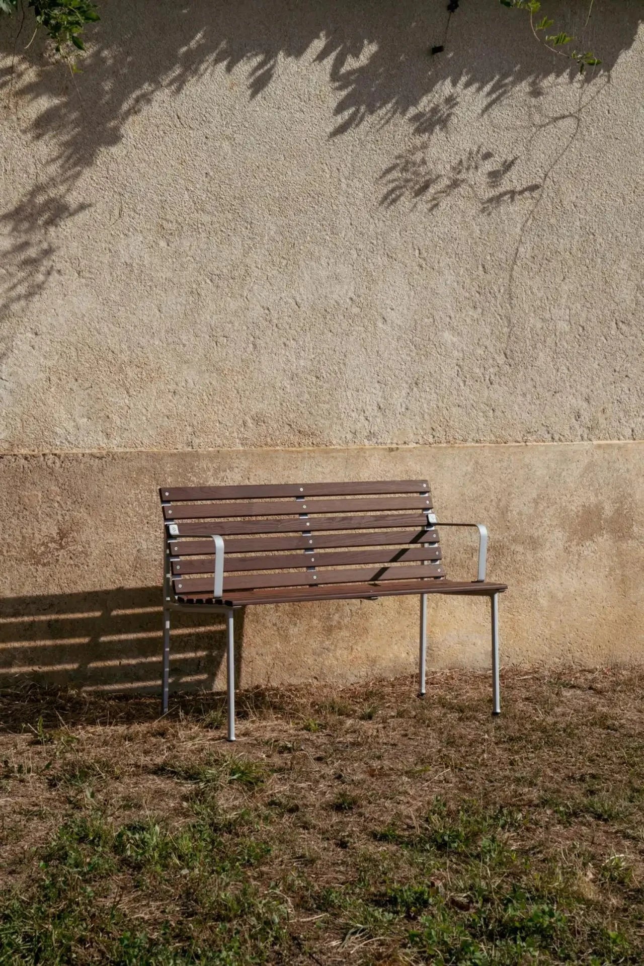 Hay Traverse eetbank met armsteun - Oosterlinck