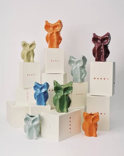 Decoratieve Serax Marni After Midnight uil vaas in klein formaat, keramisch ontwerp met gedetailleerde uilvorm.