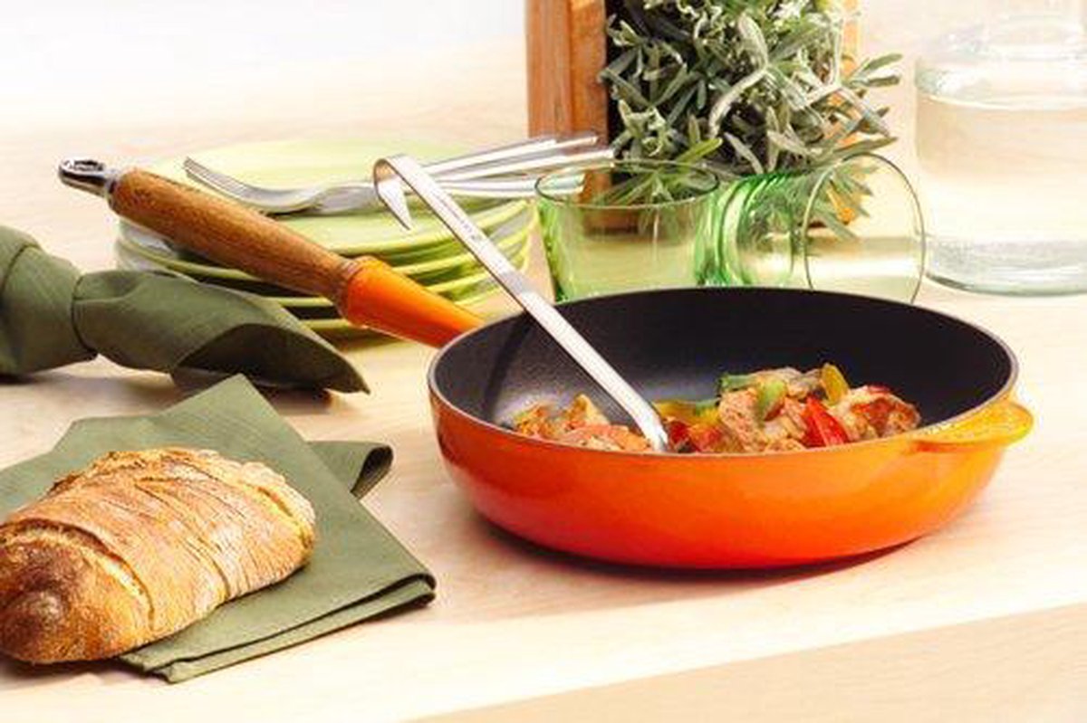 Le Creuset gietijzer sauteerpan 28cm- 3 kleuren - Oosterlinck