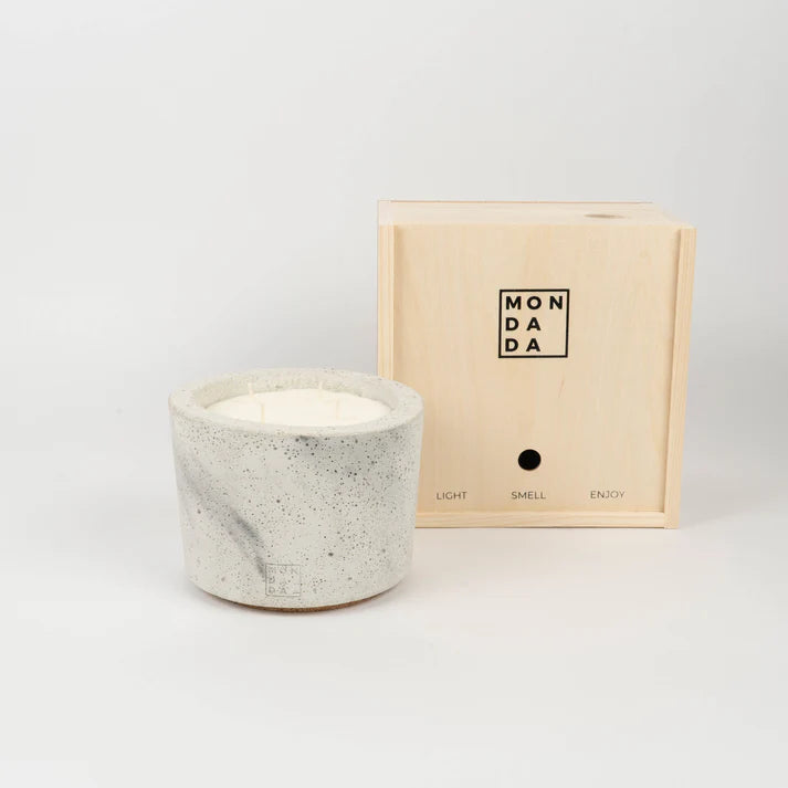 Mon Dada Binnengeurkaars urban indoor small -50% - Oosterlinck Home