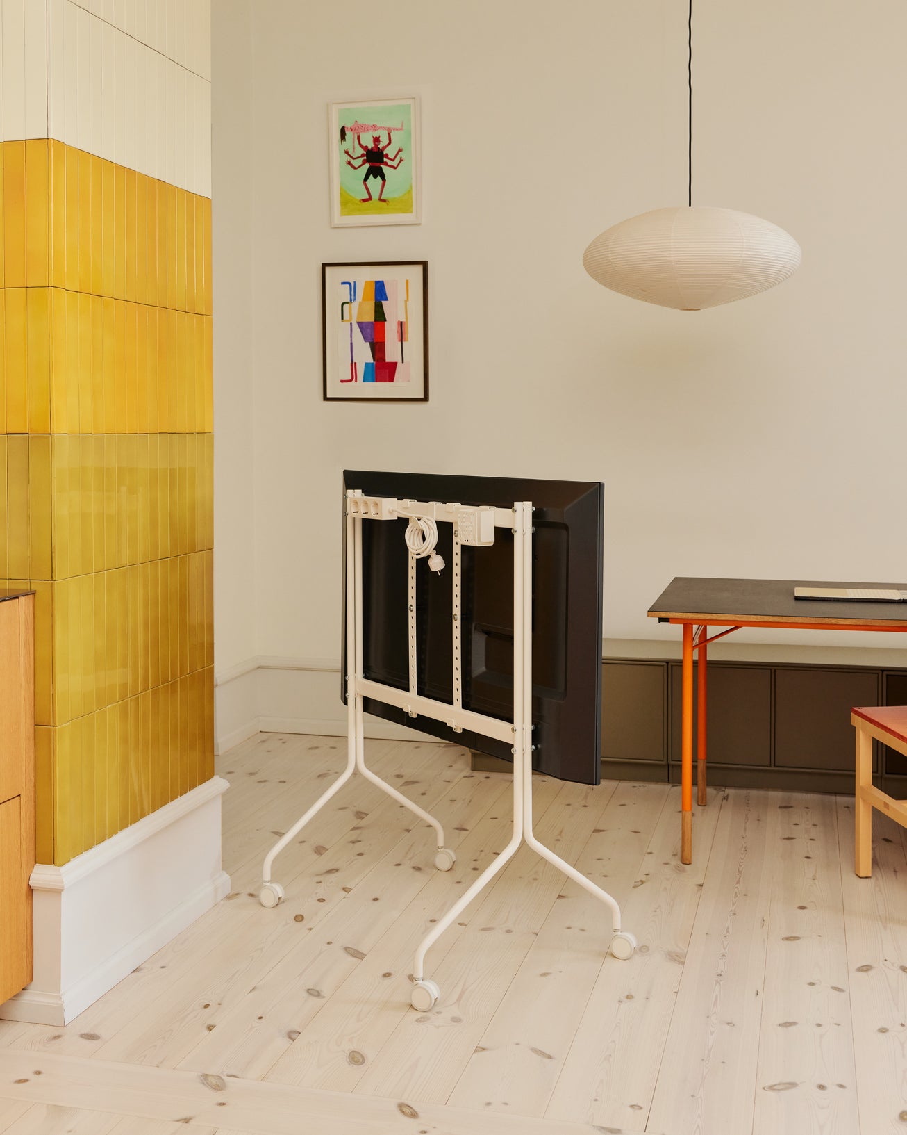 Pedestal TV stand Moonrollin' - Oosterlinck