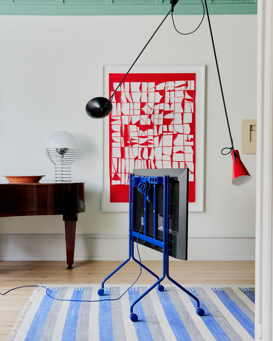 Pedestal TV stand Moonrollin' - Oosterlinck