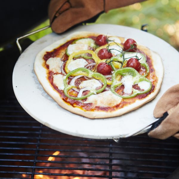 Point-Virgule Pizzasteen uit cordieriet met metalen houder - Oosterlinck