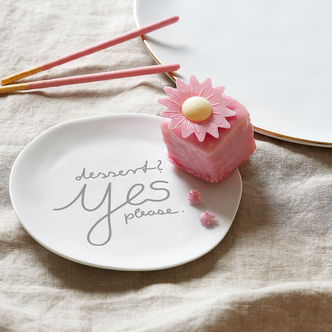 Räder Bordje Dessert? Yes please. - Oosterlinck Home