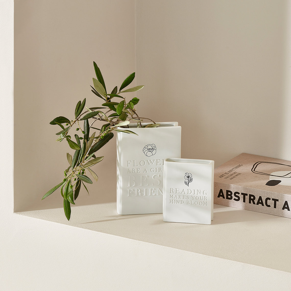 Räder Vaas boekvorm Reading makes your mind bloom - Oosterlinck Home