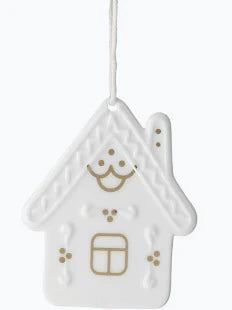 Räder peperkoekenhuisje hangertje als decoratie met gedetailleerde snoep- en huisdetails op een witte achtergrond