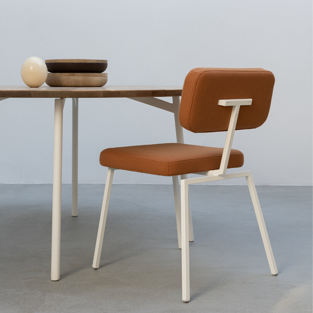 Studio Henk - ODE stoel wit frame - diverse bekleding. - Oosterlinck