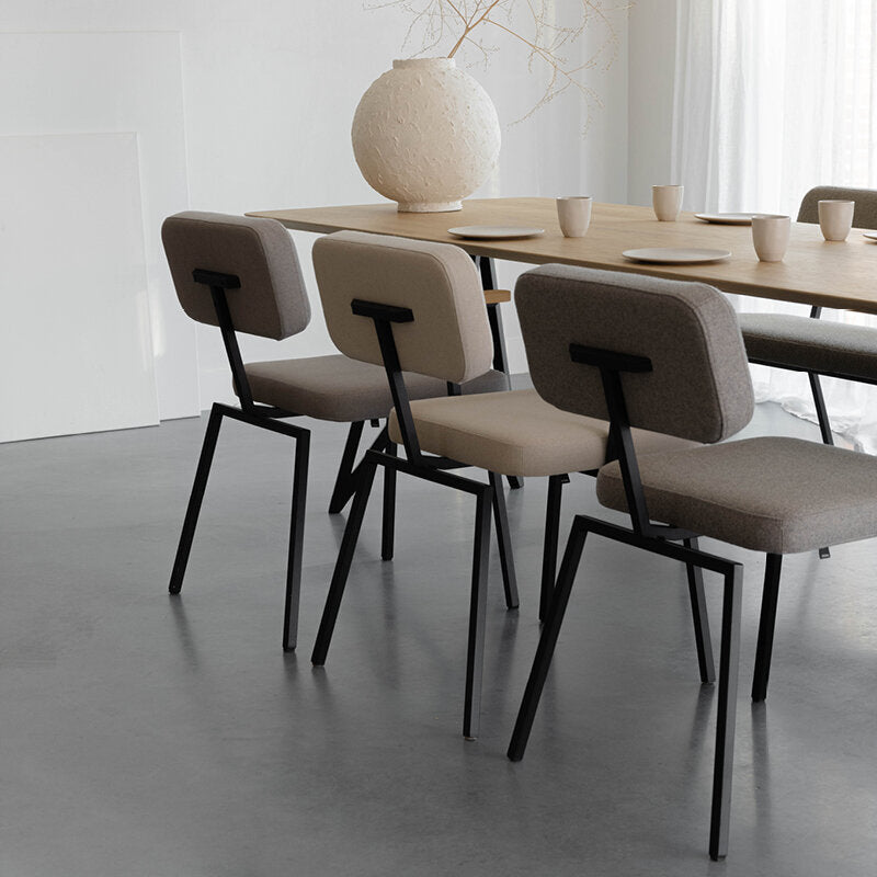 Studio Henk - ODE stoel zwart frame - diverse bekleding. - Oosterlinck