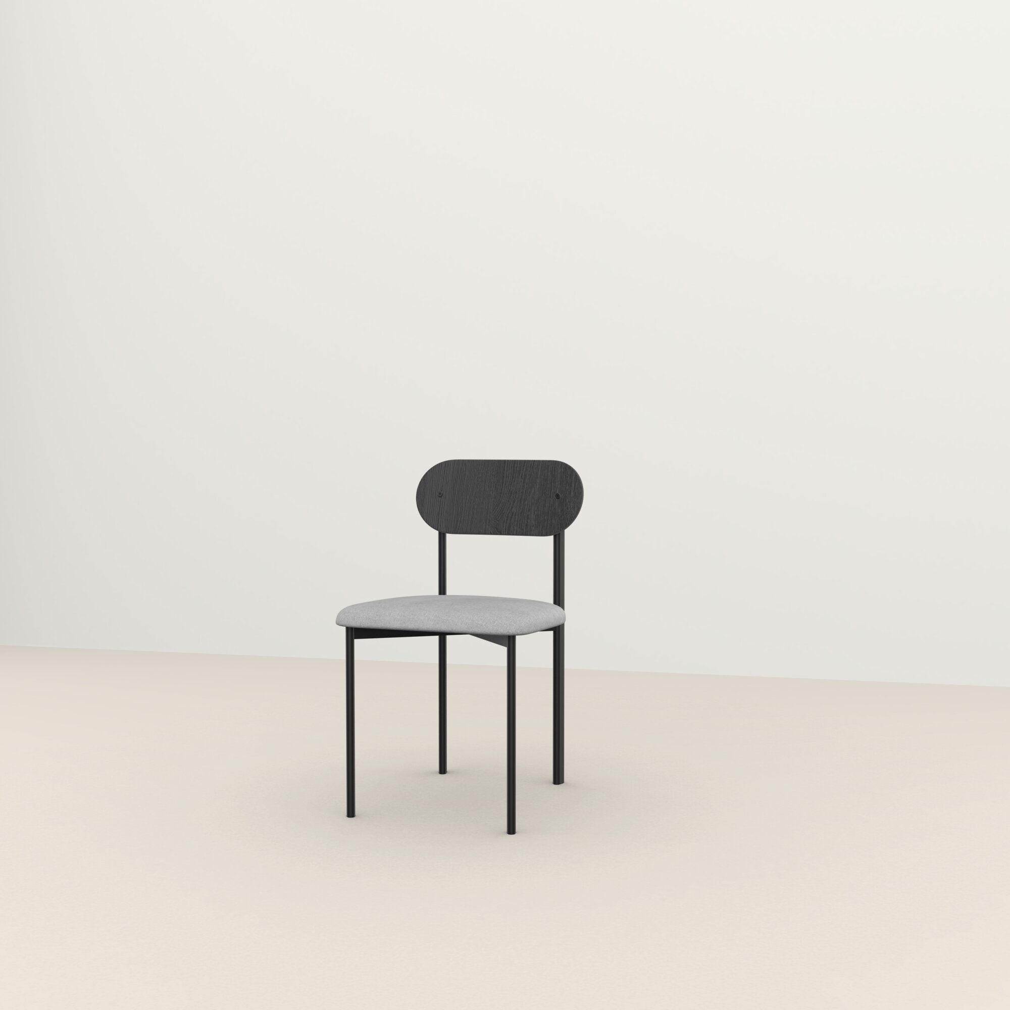 Studio Henk - Oblique chair, eiken rug en zwart frame - diverse stoffen - Oosterlinck