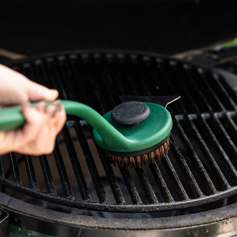 Big Green Egg - SPEEDICLEAN™ LONG HANDLE SCRUBBER - Oosterlinck
