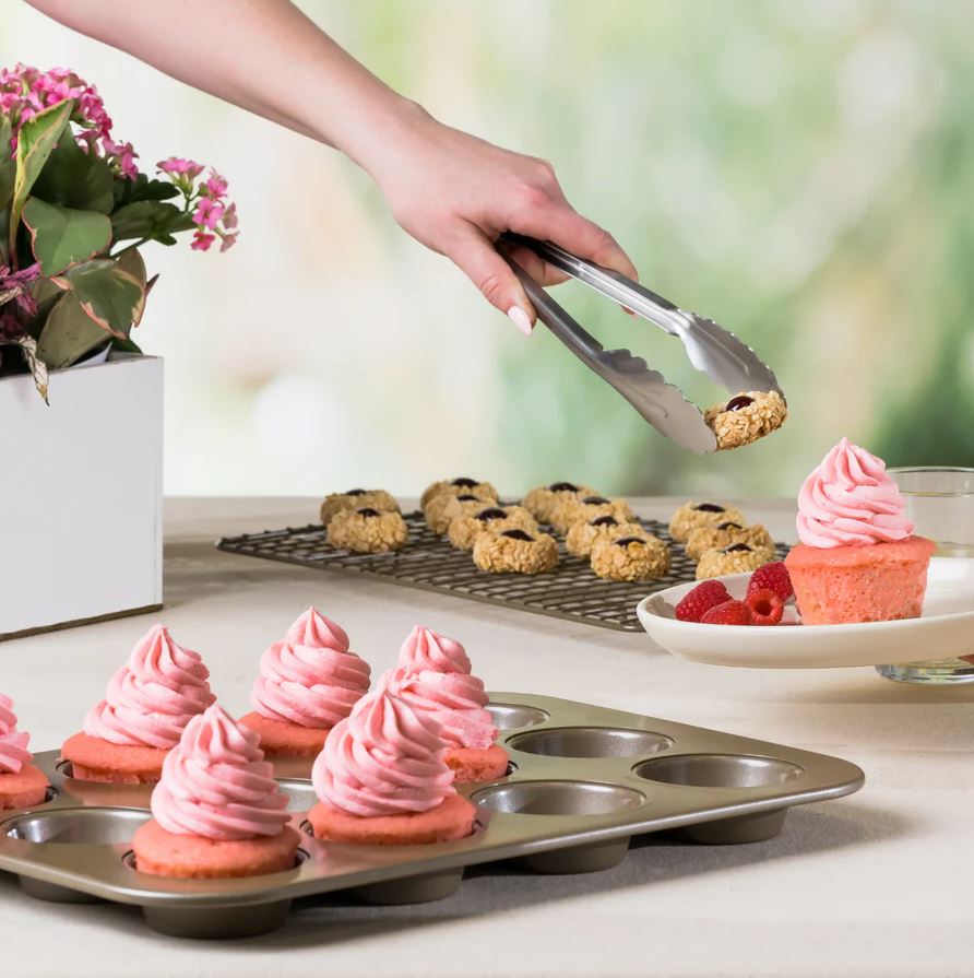 CUISIPRO MUFFINMAKER 40 x 28.3 x 2.8cm - Oosterlinck