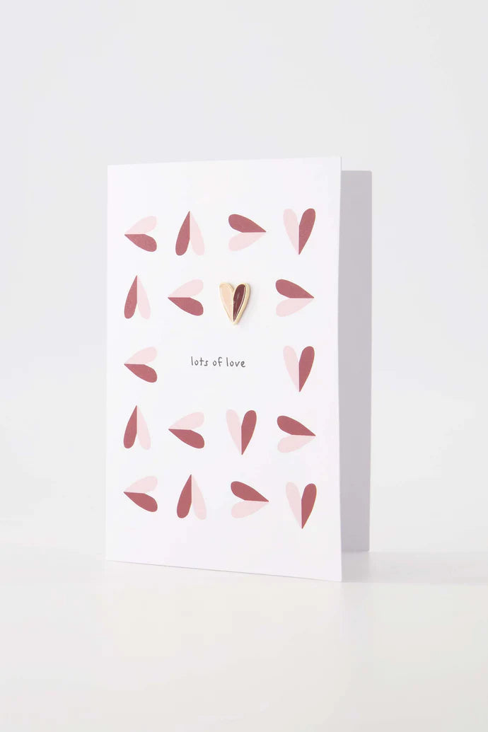 Zusss  Wenskaart met broche Lots of love