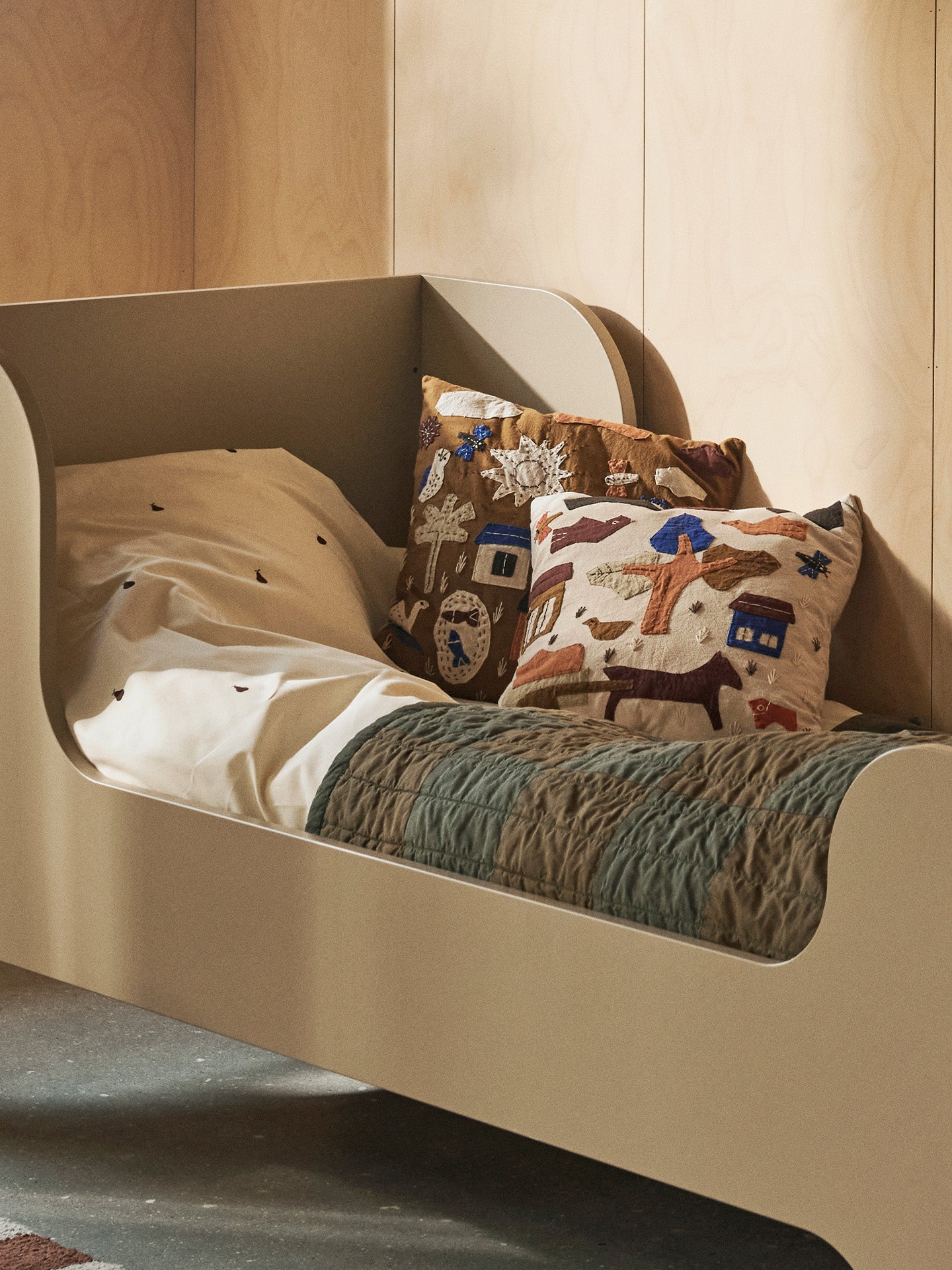Ferm Living - Village Cushion - 2 kleuren - Oosterlinck