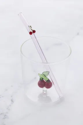 Point Virgule  Glas met kersen en strootje