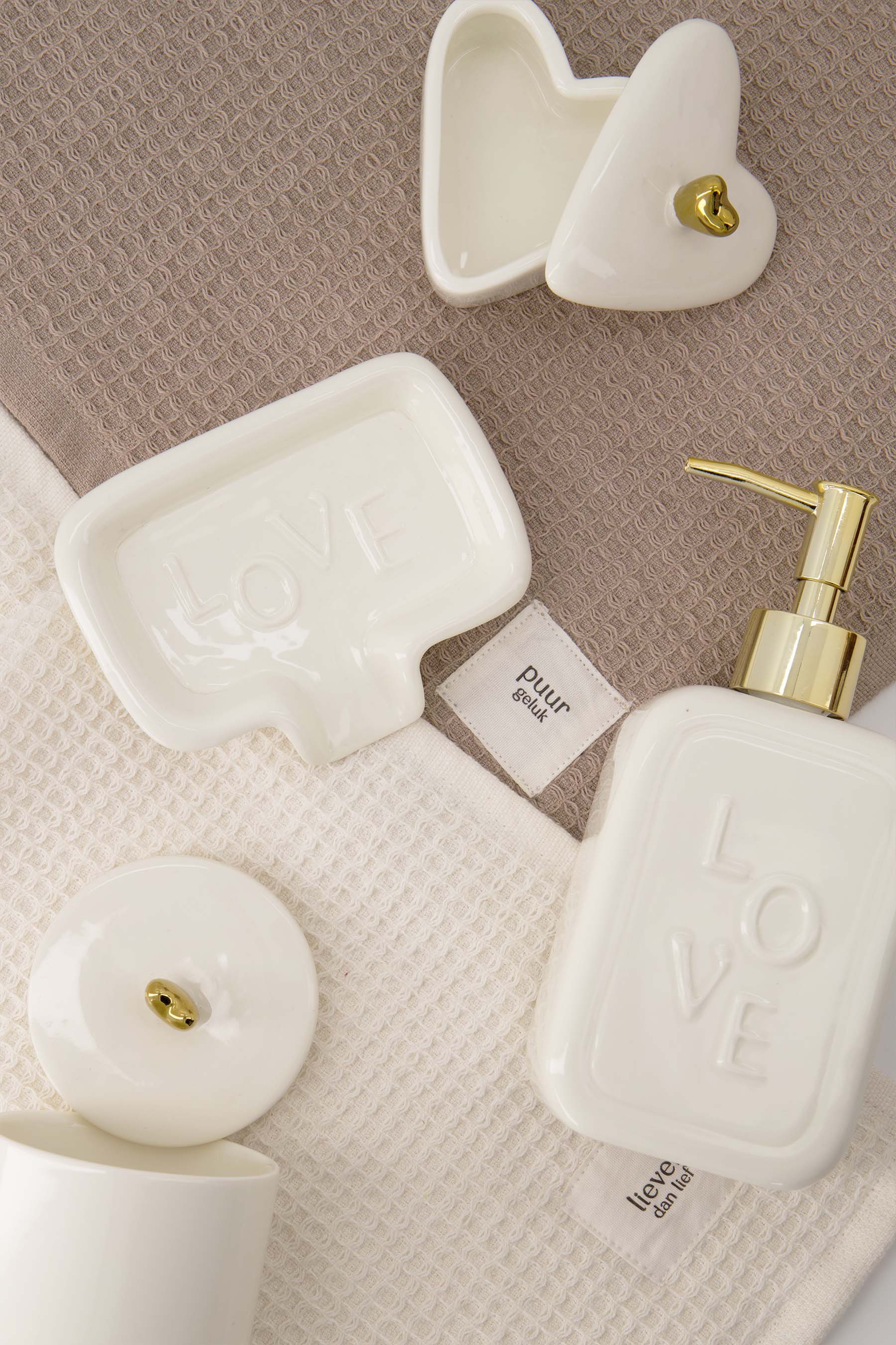 Zusss  Zeepschaaltje keramiek Love - Oosterlinck Home