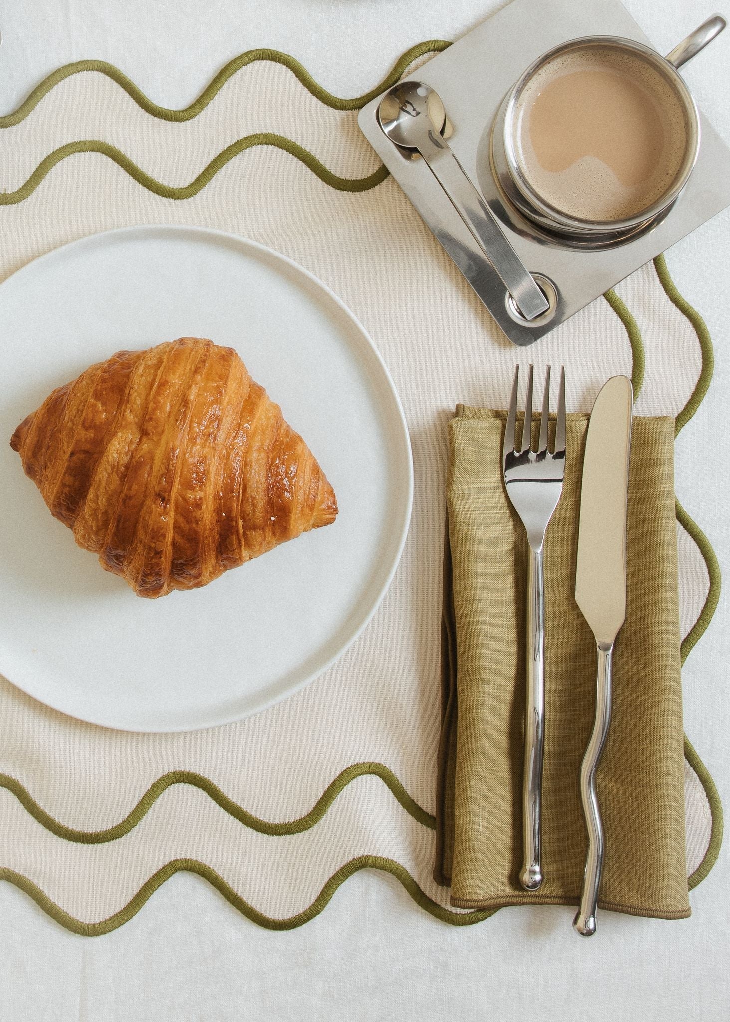 Kulu Club   Linnen placemats wavy beige-groen / set van 2