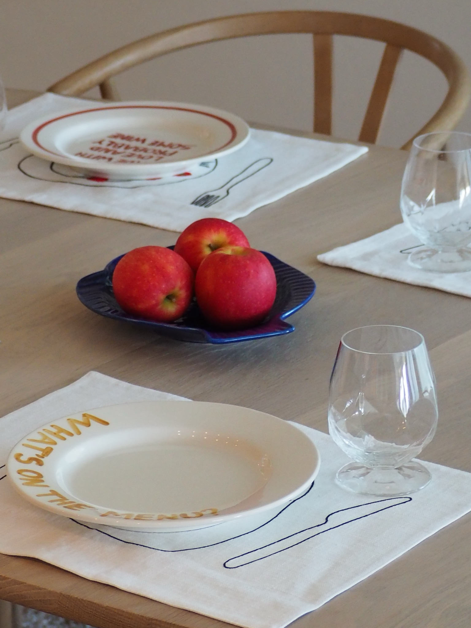 Studio Noticed   Bord "What's on the menu?"