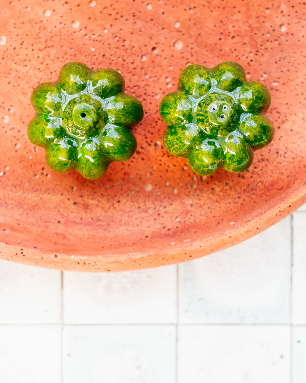 Studio Noticed  Salt & Pepper Shakers Green Pepper - Oosterlinck Home