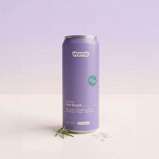 Wondr Liquid Shampoo in een fles, verzorgingsproduct voor haarverzorging, met een schone en hydraterende formule.